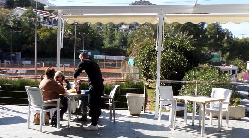 terraza_restaurante_giromondo_residencial_la_sella