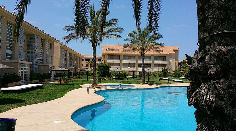 Foto principal Erdgeschosswohnung mit Terrassen und Garten zur privaten Nutzung in der Nähe Arenal Strandes, Jávea