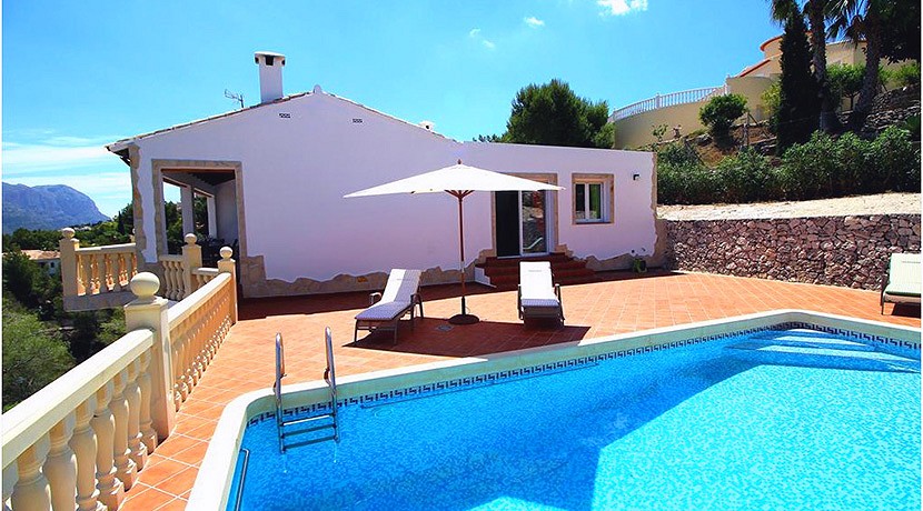 Foto principal Villa reformanda en ubicación céntrica de La Sella con vistas al mar y terraza orientada hacia el sur