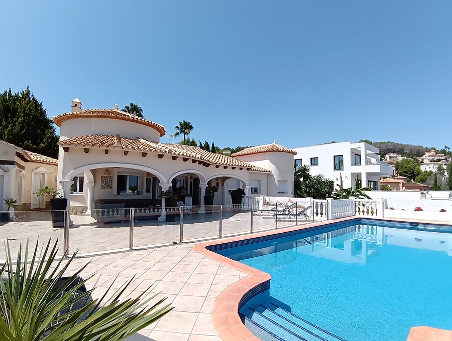 Foto principal Exquisite Villa im Residencial La Sella – Panoramablick, großer Pool und eine grüne Oase