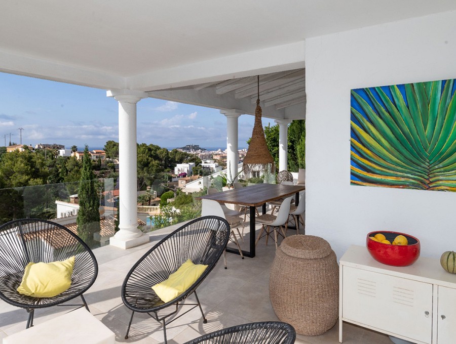 Foto principal Villa de recente remodelación con vistas del mar y castillo, Denia