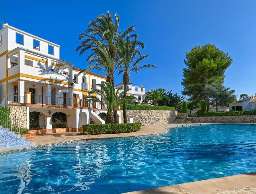 Foto principal Apartamento dúplex orientado al sur con dos terrazas en Zarzas I, La Sella