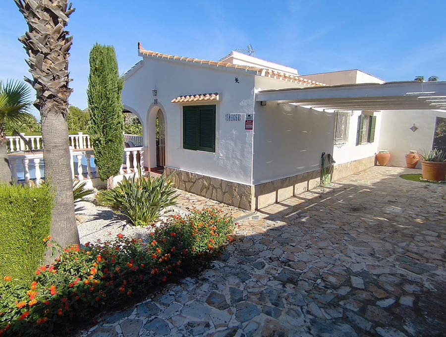 Foto principal Bungalow en La Sella junto a la zona rural con piscina privada y vistas