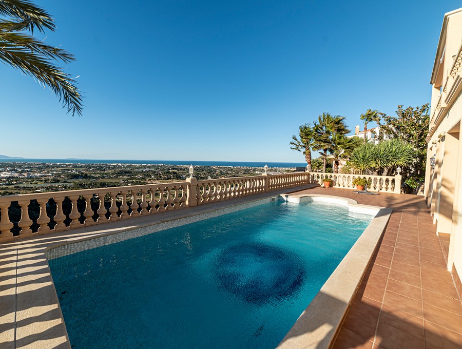 Foto principal Elegant and spacious villa with stunning sea views in Marquesa VI, Denia